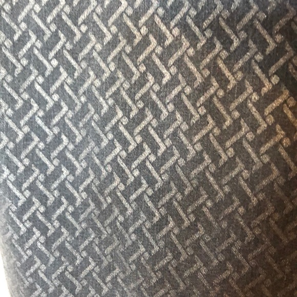 AG  NWOT gray/slvr pattern jeans absolute legging - Picture 3 of 6